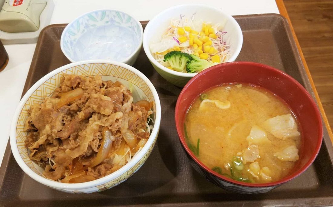 すき家のヘルシーなメニュー 牛丼ライト と 山かけ鉄火丼 を食べてみました こせたん宅配弁当