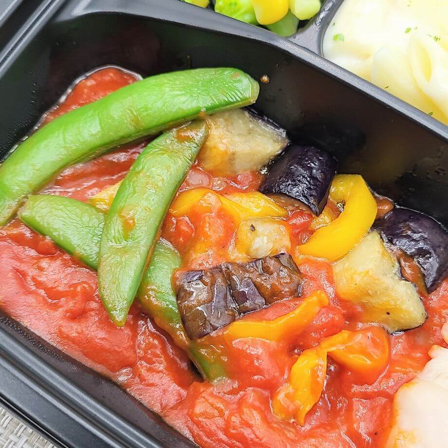 イオン(トップバリュ)の冷凍弁当「鶏肉と野菜のトマト煮込み風」の野菜