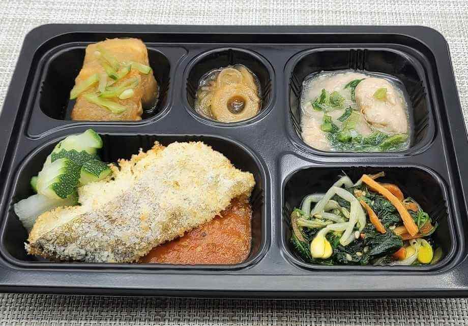 安いダイエット向け宅配弁当おすすめランキング・HeMog(ハーモグ)・ゆるっとコントロール「豚肉とゴーヤの豆鼓炒め」