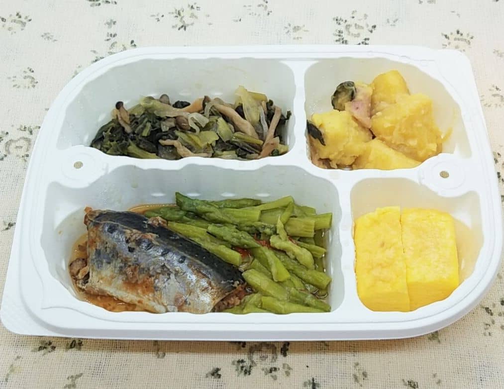ウェルネスダイニング「栄養バランス気配り宅配食」いわしのトマト煮弁当