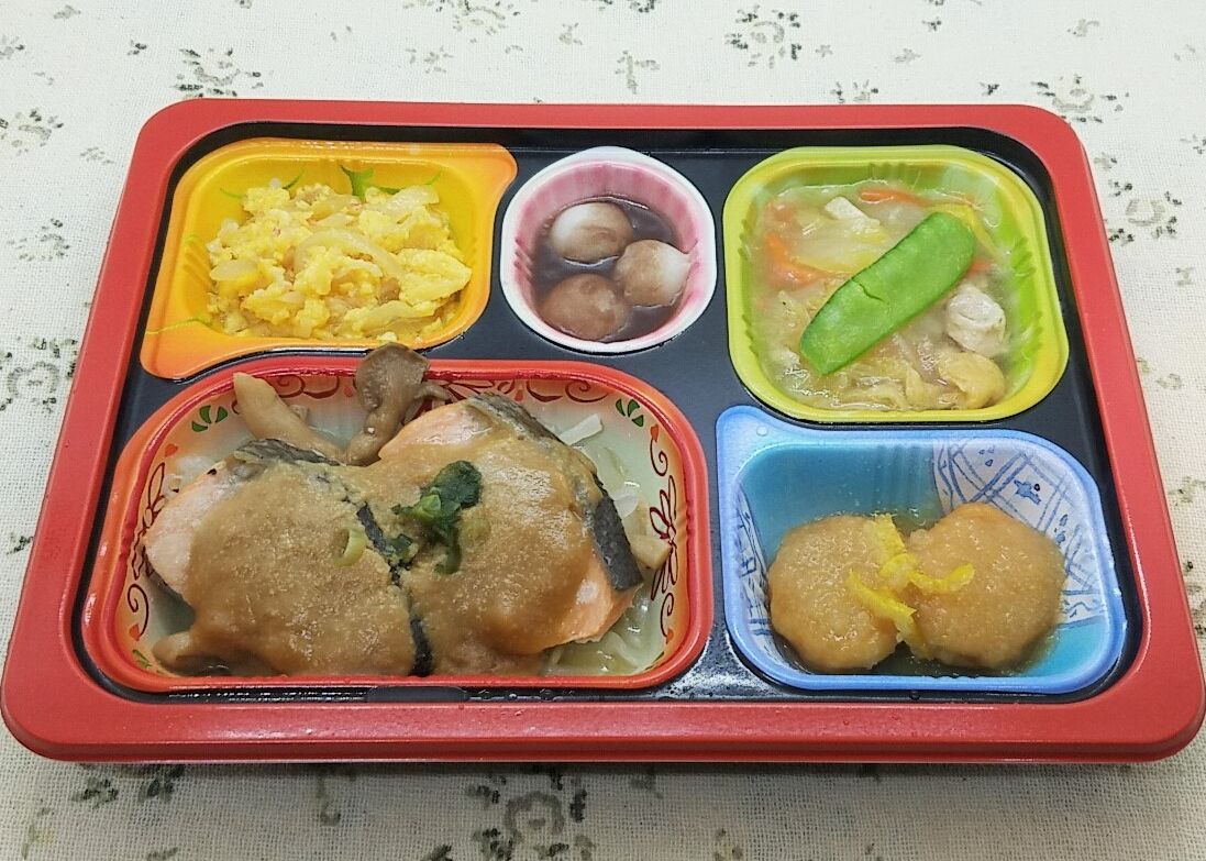 食宅便 塩分ケアｅ 鮭 サケ のチャンチャン焼き風 こせたん宅配弁当