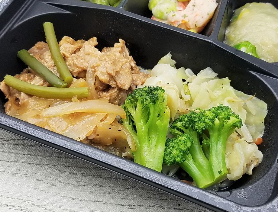 コープの冷凍弁当 からだに思いやりおかずセット スタミナ焼肉セット を食べました こせたん宅配弁当