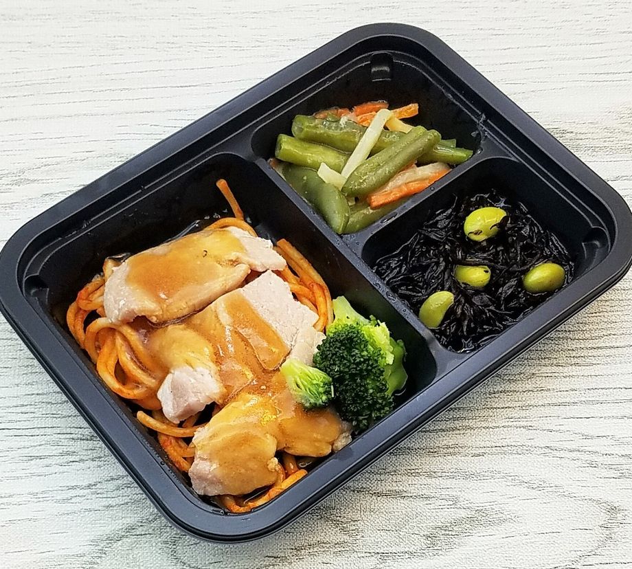 ヨシケイ シンプルミール 豚ロースのにんにく醤油だれ を食べました こせたん宅配弁当