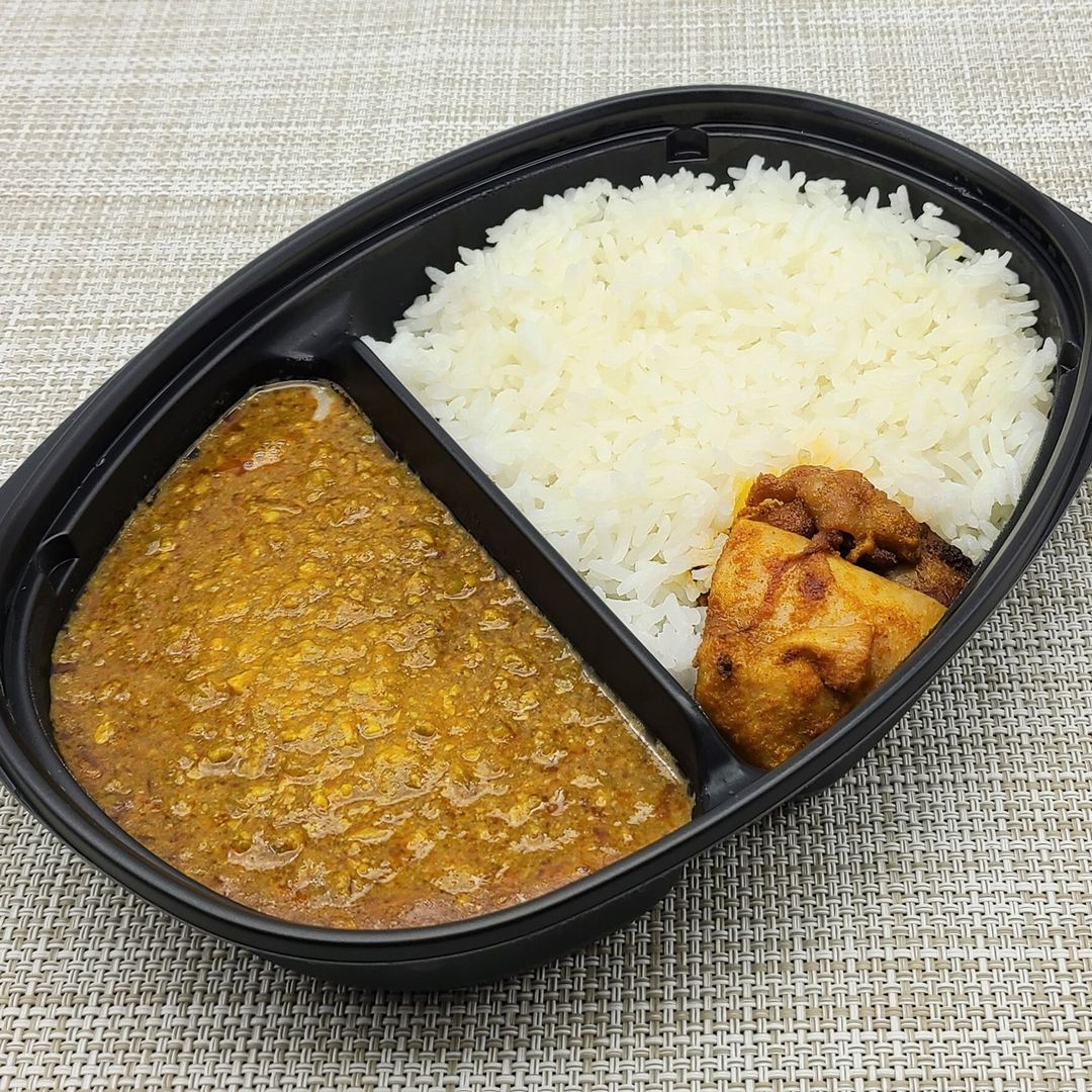 イオン トップバリュ の冷凍弁当 Worlddining キーマカレー タンドリーチキン を食べました こせたん宅配弁当