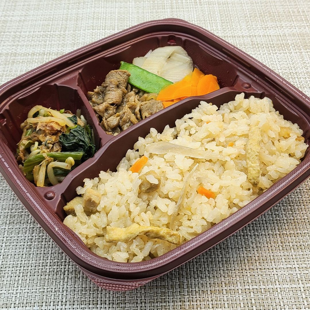 コープの冷凍弁当 からだに思いやりご膳 ごぼうごはん 牛すき煮セット を食べました こせたん宅配弁当