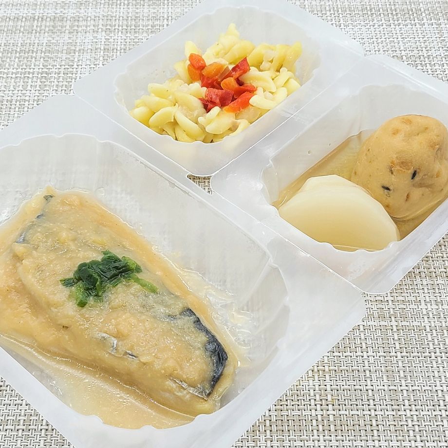 トオカツフーズ おまかせ健康三彩 さわらのねぎ味噌 を食べました こせたん宅配弁当