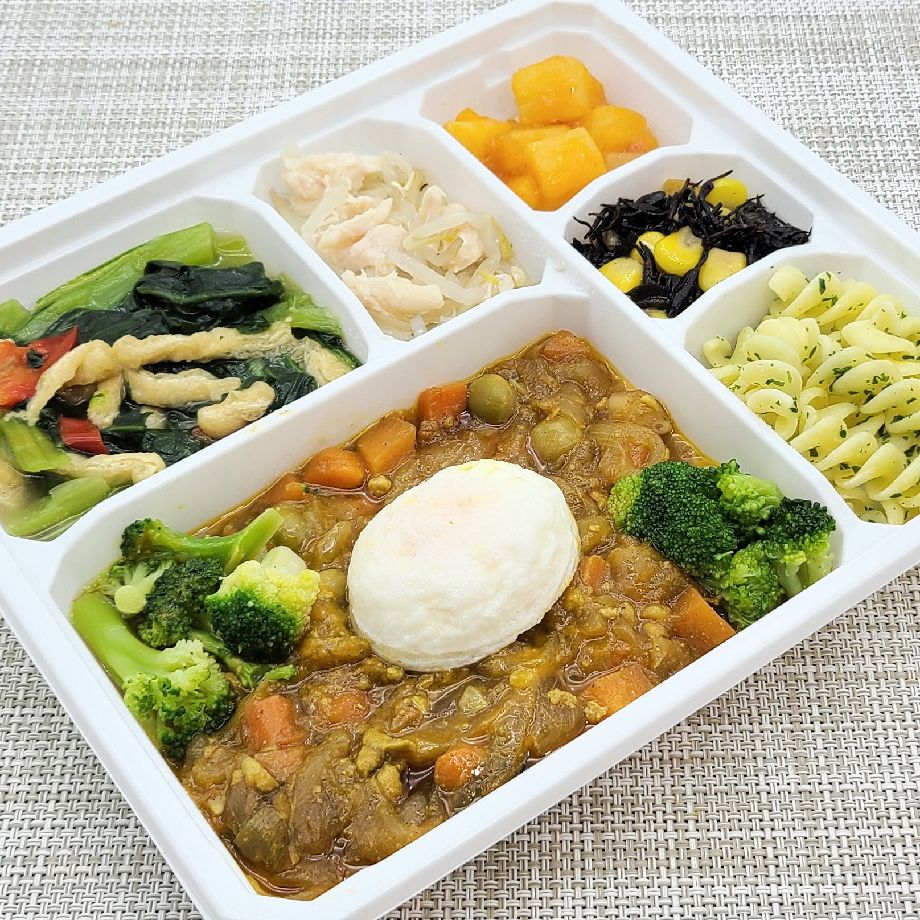 ミールタイム ヘルシー食多め ドライカレーのとろーり卵セット を食べました こせたん宅配弁当